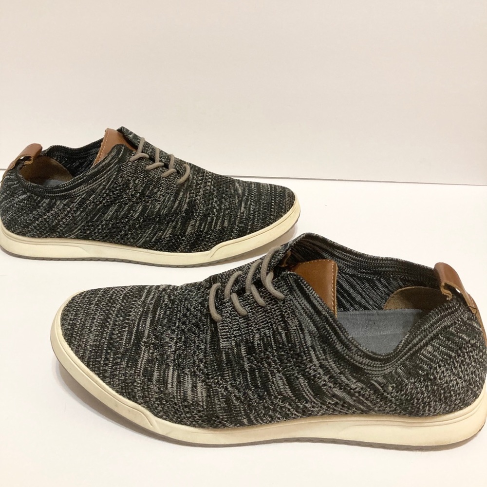 Izod Memory Foam Flyaway Casual Shoes Size 8.5M